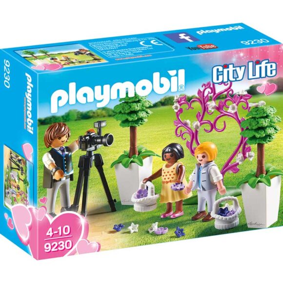 Playmobil Children With Photographer 9230 – Storvyn Kids are Playmobil specialists in Perth, Western Australia - www.storvynkids.com.au